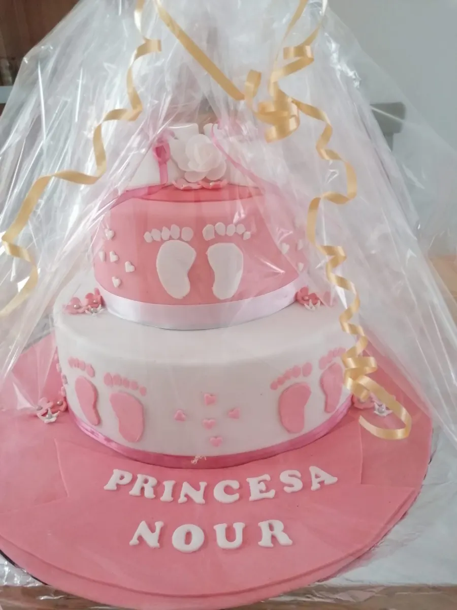Gâteau d'anniversaire décoré par Esperanza pâtisserie traiteur
