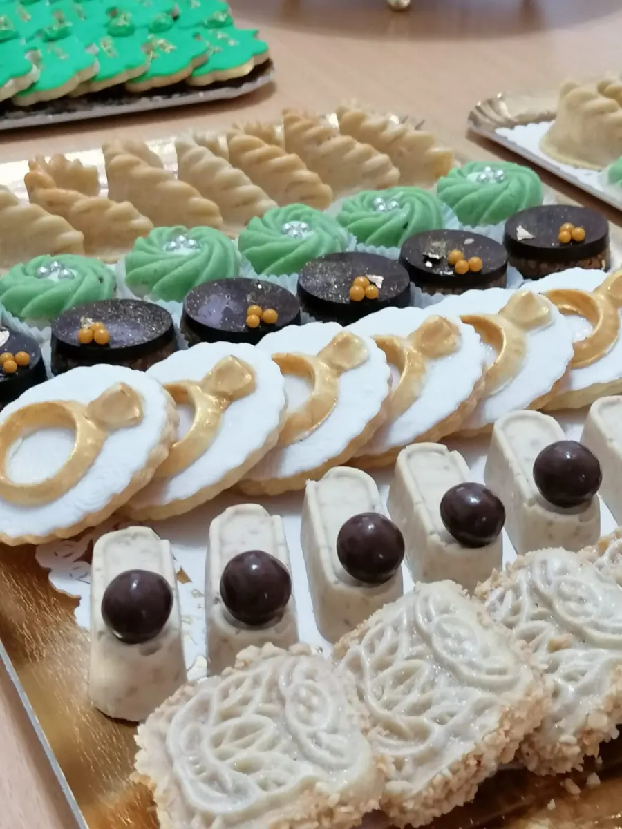 Plateau de gâteaux orientaux pour réception dans le Nord