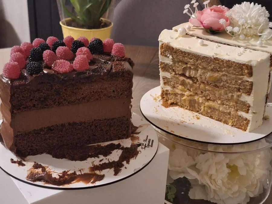 Gâteau d'anniversaire garni et décoré par Esperanza