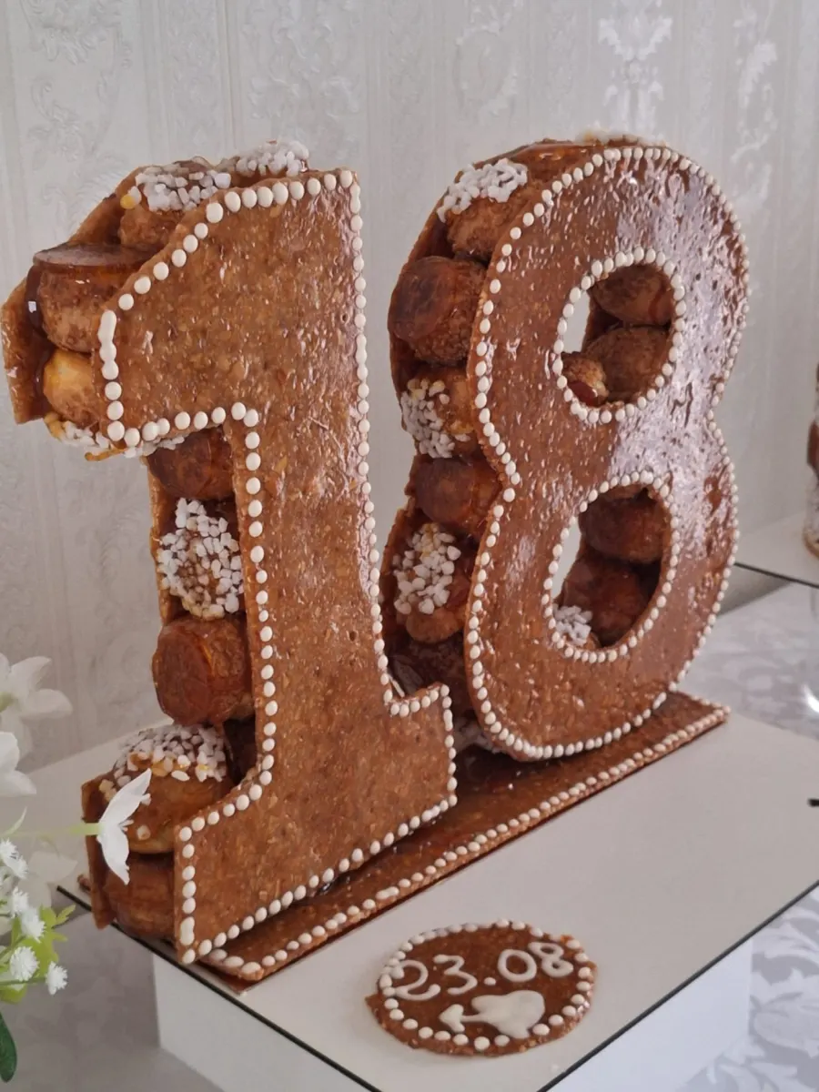 Gâteau d'événement décoré par Esperanza pâtisserie traiteur